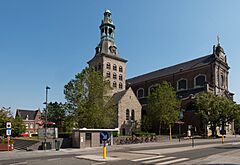 Archivo:Harelbeke, de Sint-Salvatorkerk IMG 6625 2023-06-06 11.06