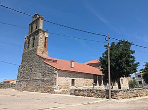 Archivo:Iglesia de Santa Eufemia, Pereruela 02