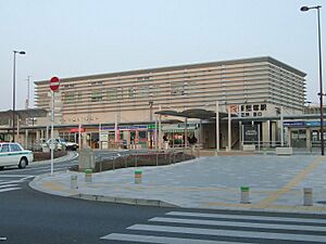 Archivo:JRKyushu Shin-iizuka Station01