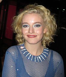 Julia Garner (2018).jpg