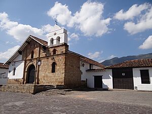 Archivo:Las Nieves.Sector antiguo de la ciudad de Girón, Santander. Colombia.