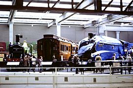 Archivo:National Railway Museum, York (1981)