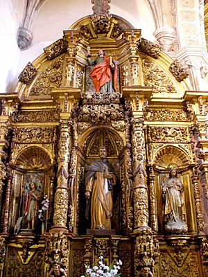Archivo:Oviedo - Iglesia del Convento de Santo Domingo, interior 07