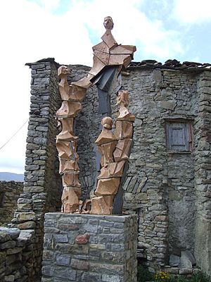 Archivo:Sant Esteve de la Sarga. Castellnou de Montsec. Monument a Gaspar de Portolà