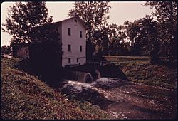 WILSON'S MILL, FORMERLY KNOWN AS ALEXANDER'S MILL, ON THE OHIO-ERIE CANAL SOUTH OF ALEXANDER ROAD NEAR VALLEY VIEW... - NARA - 558001.jpg