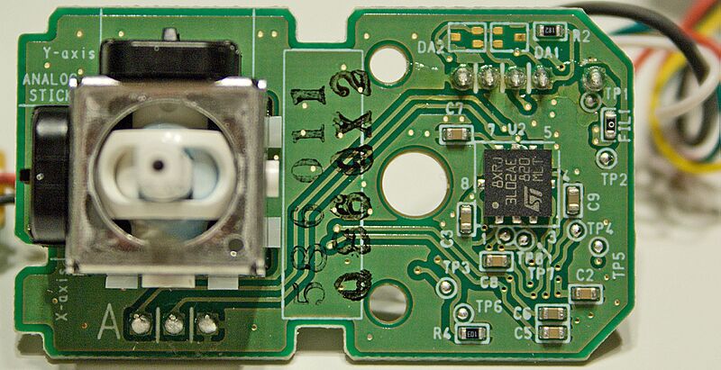 Wii-Nunchuk-top