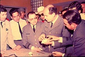 Archivo:Aldo Zeoli presenta a la prensa Belisario