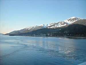 Archivo:Approaching Ketchikan - panoramio