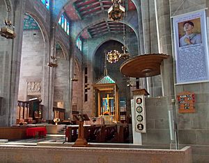 Archivo:Baltimore Metropolitan Cathedral Interior