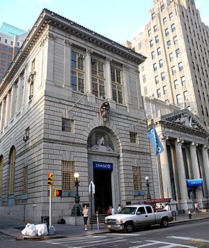 Archivo:Brooklyn Trust 177 Montague jeh