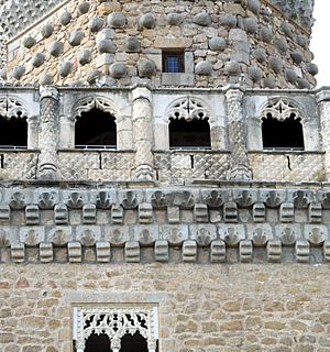 Archivo:Castillo nuevo de Manzanares el Real - Windows in Guas gallery