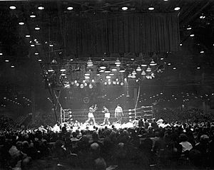 Archivo:Championship fight between Cassius Clay and Sonny Liston Miami Beach, Florida