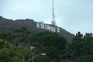 Archivo:Hollywood Sign close up 2006