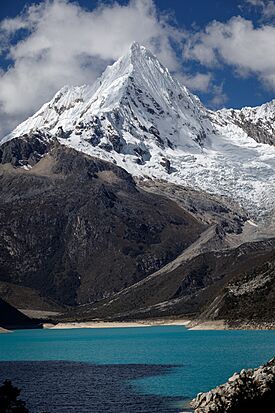 Laguna Parón 03.jpg