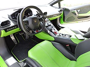 Archivo:Lamborghini Huracan Interior