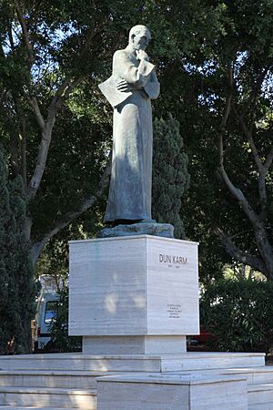 Archivo:Malta - Floriana - Triq Sant' Anna - Dun Karm Psaila monument 02 ies
