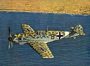 Archivo:Me 109E-4Trop JG27 off North African coast 1941