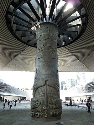 Archivo:Museo Nacional de Antropología (El Paragua) (8263441535)