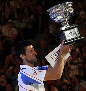 Archivo:Novak Djokovic at the 2011 Australian Open4