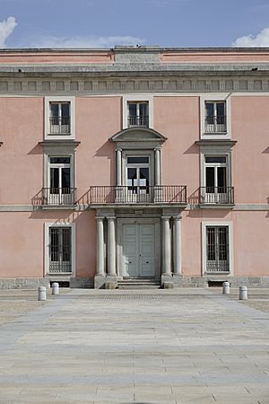 Archivo:Palacio-Infante-detalle-fachada-120818