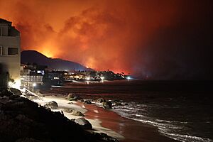 Archivo:Palisades Fire (54254705864)