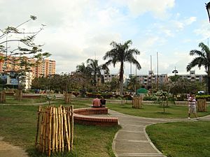 Archivo:Parque las Cigarras Bucaramanga
