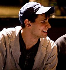 Archivo:Pasek and Paul - Benj Pasek (cropped)