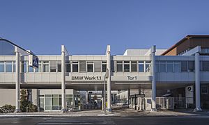Archivo:Planta de BMW, Múnich, Alemania, 2013-02-11, DD 01