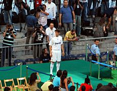 Archivo:Presentación de Kaká en el Real Madrid