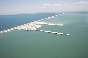 Archivo:Puerto de Altura de Progreso Yucatán Mayo de 2017