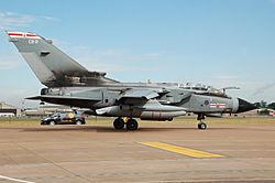 Archivo:RAF Tornado GR4 ZA447 at RIAT 2010 arp