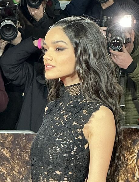 Rachelzegler (cropped)