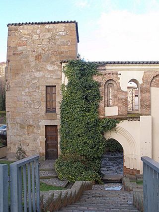 Salamanca - Antigua Iglesia y actual Hotel de San Polo 1.jpg
