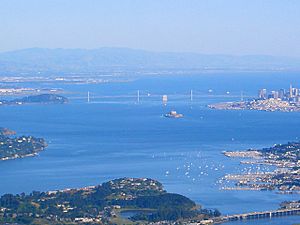 Archivo:San Francisco Bay, from Marin County- Bay Bridge