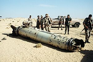 Archivo:Scud downed by Patriot missiles