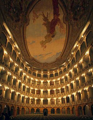 Archivo:Teatro Fraschini Serale