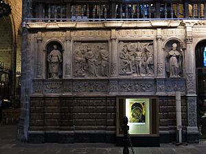 Archivo:146 Catedral de Barcelona, part esquerra del rerecor