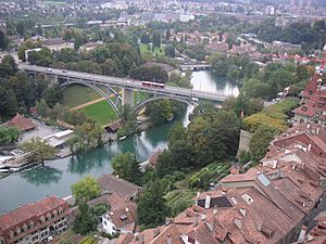 Archivo:Aare river in Bern