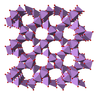 Arsenic-pentoxide-3D-polyhedra.png