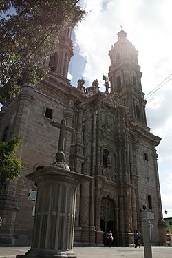 Basílica de Guadalupe (SLP).JPG