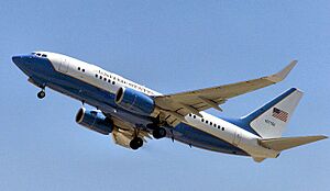 Archivo:Boeing C-40 Clipper 89aw