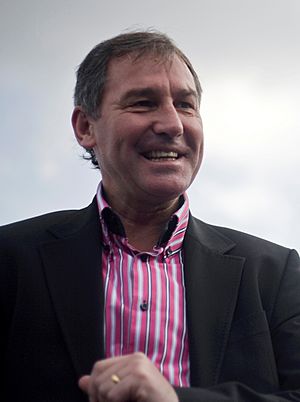 Archivo:Bryan Robson Thailand 2009-11-01 (2)