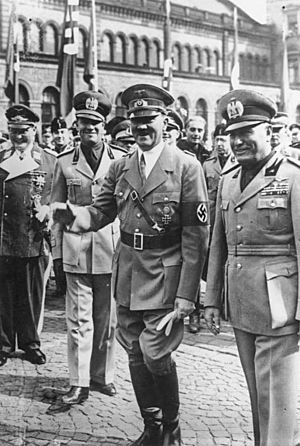 Archivo:Bundesarchiv Bild 183-H12940, Münchener Abkommen, Ankunft Mussolini, Hitler