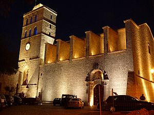 Archivo:Eglesia Sant Pere, Dalt Vila, Ibiza (3582546482)