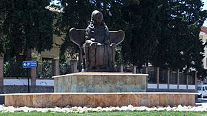 Archivo:Estatua dama de baza