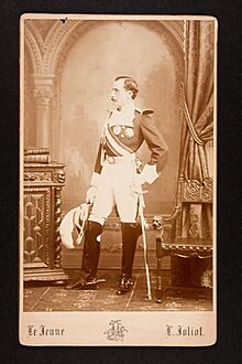 Gonzalo de Aguilera y Gamboa de uniforme.jpg