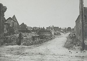 Archivo:Havoc of War - Ruins - France - Cities - V - VERMELLES, PAS DE CALAIS, FRANCE. General view of ruins - NARA - 31484442 (cropped)