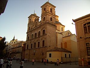 Archivo:Iglesia de Santo Domingo, Capilla del Rosario y Arco de Santo Doming