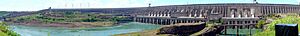 Archivo:Itaipu Décembre 2007 - Vue Générale
