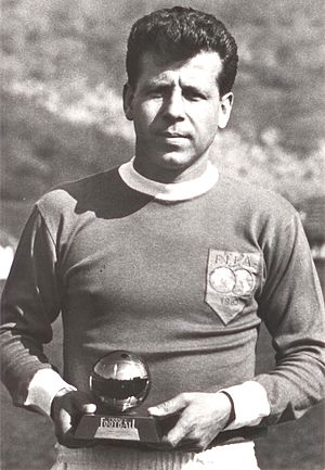 Archivo:Josef Masopust official photo